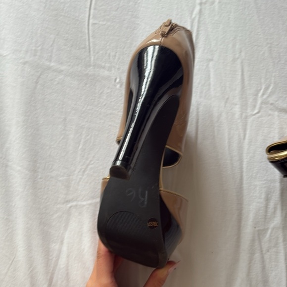 BCBGeneration PL-Harmony 7B Bootie Heel - Picture 3 of 8